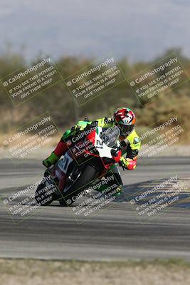 media/Oct-13-2025-Moto Forza (Mon) [[a66d839500]]/3-B Group/Session 3 Turn 2/